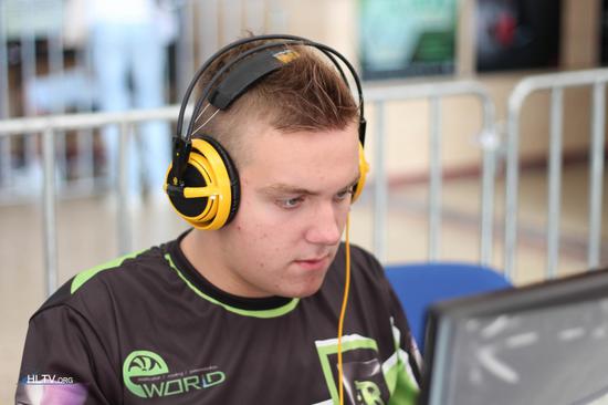 BLG群访 Tabe：对于季后赛的期待是，决赛跟JDG再交手一次