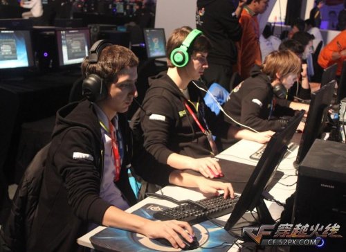 扎金花心理学：为什么人在赢钱时会产生“我是神”的控制错觉？（扎金花中的心理陷阱：为何赢钱会让人产生“掌控一切”的错觉？）