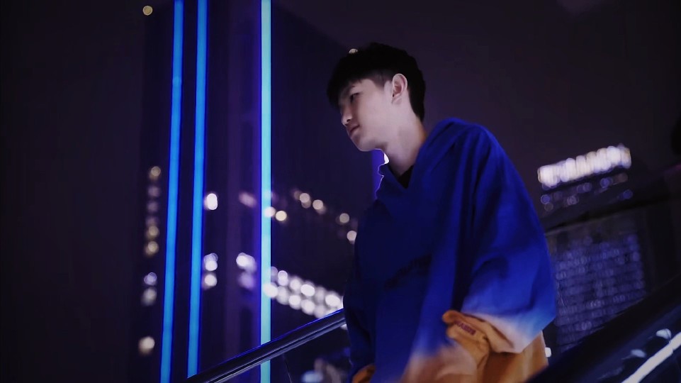 V许多毁天